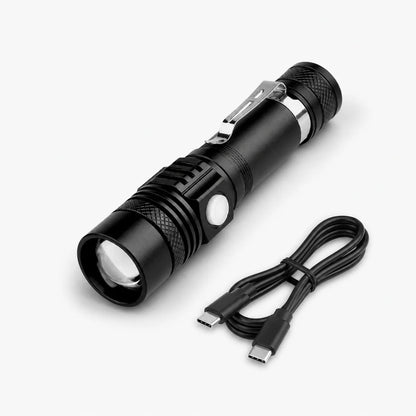 Linterna táctica LED P50 recargable con cable USB-C